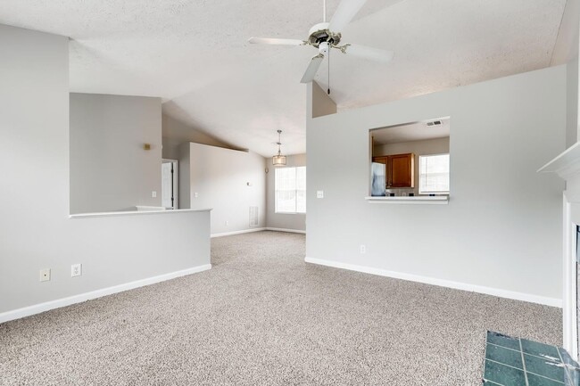 Building Photo - Gorgeous Split-Level 2 Story Home New Paint