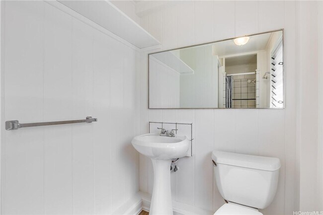 Building Photo - 2813 Puumele Pl