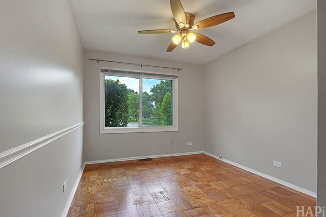 Building Photo - 1540 N Pepper Tree Dr