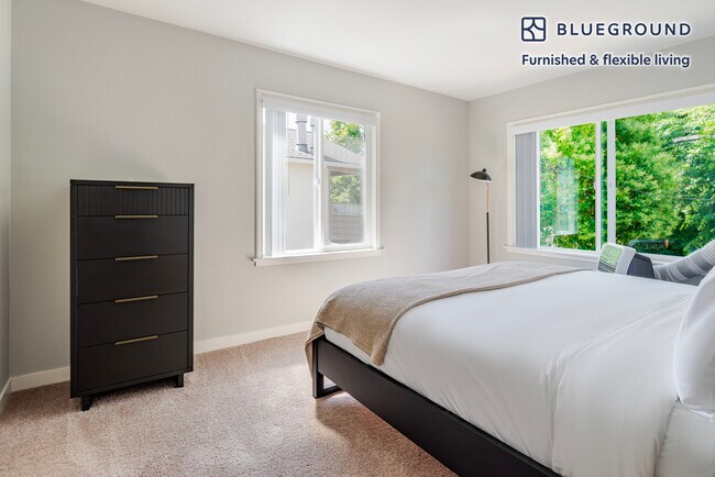 Building Photo - 1230 Mills St