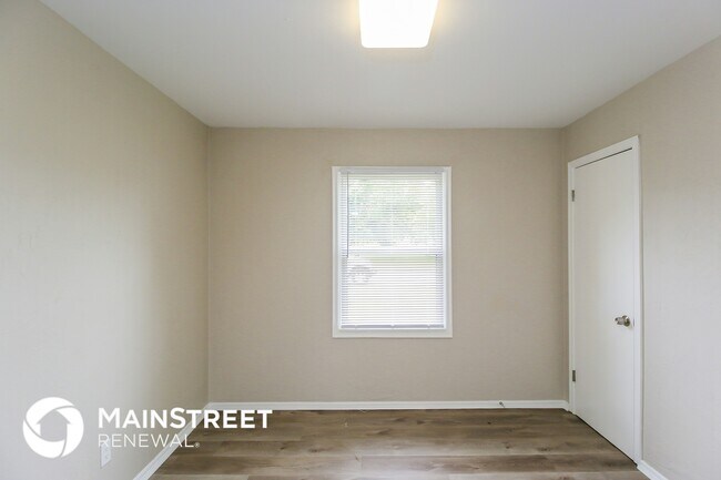 Building Photo - 6509 S McLemore Dr