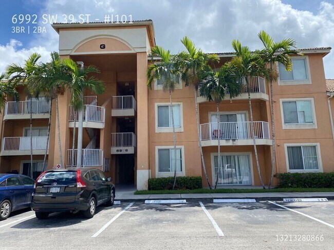 Building Photo - 6992 SW 39th St