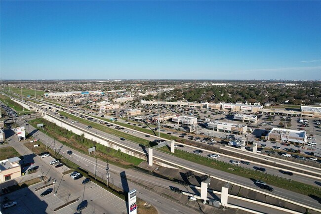 Building Photo - 7204 Town Center Blvd Blvd