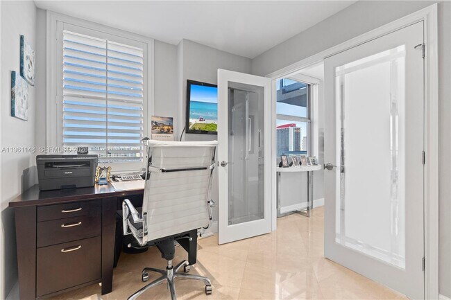 Building Photo - 1920 S Ocean Dr