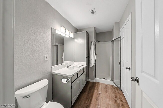 Building Photo - 700 Capri Dr