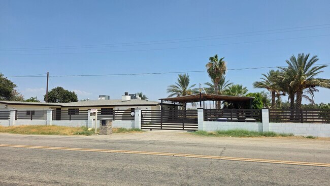Building Photo - 62101 Tyler St