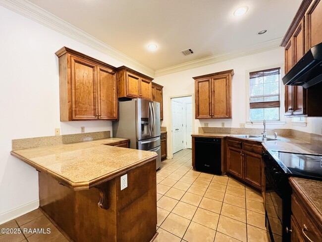 Building Photo - 125 Oakbend Dr