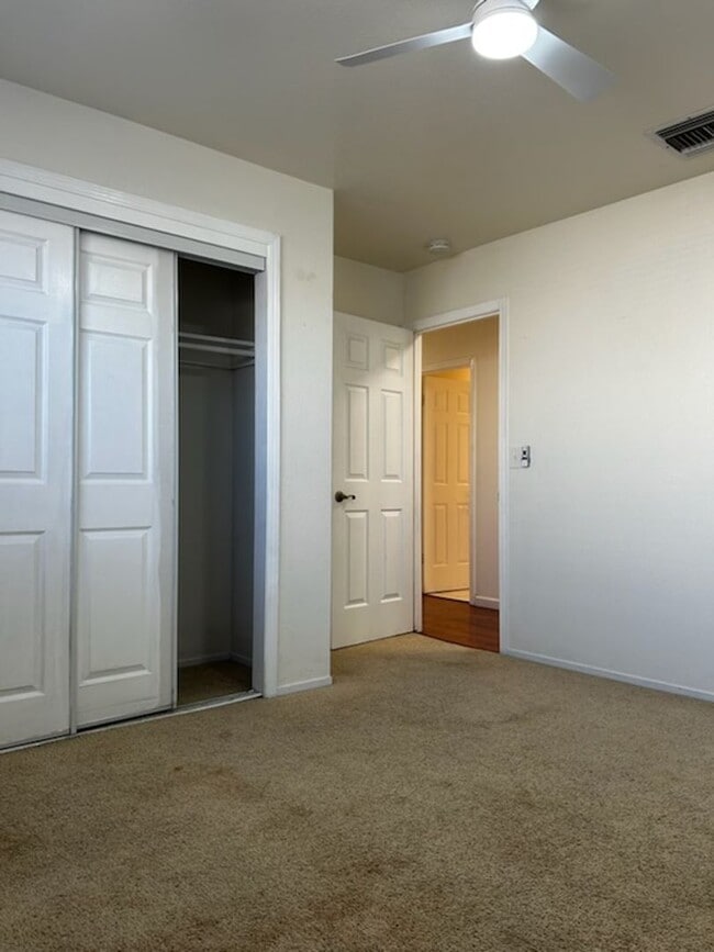 Building Photo - PLEASE CONTACT VAUGHN REALTY TO SET UP AN APPOINTMENT (760)446-6561