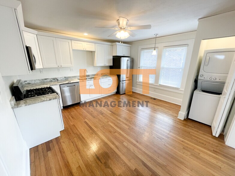Building Photo - 39 Burdette St