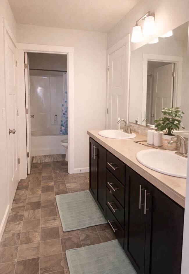 Building Photo - Gorgeous 2022 Build | 4 Bed + 2.5 Bath | Cornelius Single Family Home Located In Laurel Woods Nei...