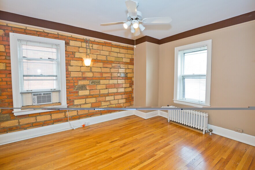 Building Photo - 327 Southfield Rd