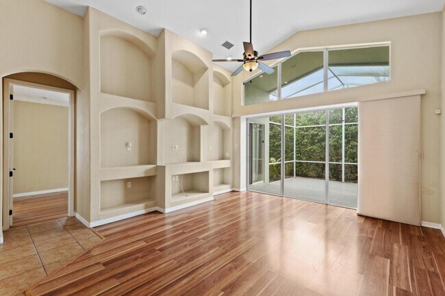 Building Photo - 27211 Fern Glade Ct