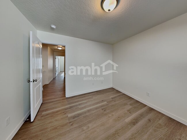 Building Photo - 2543 N Greenville Ave