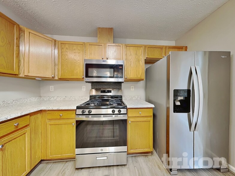 Building Photo - 270 Hayward Ln