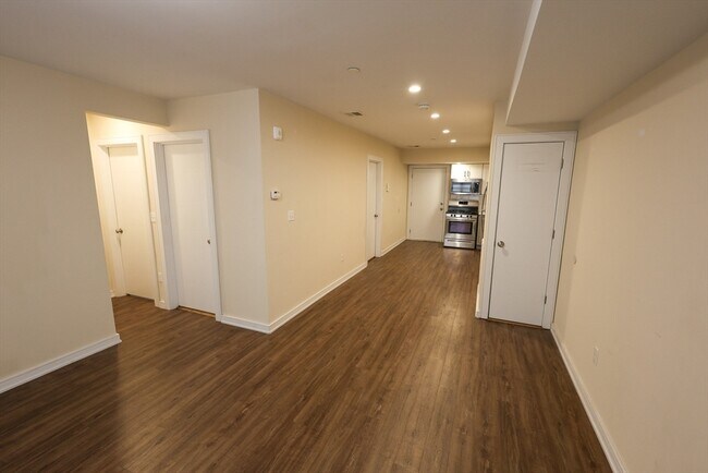Building Photo - 332 Talbot Ave