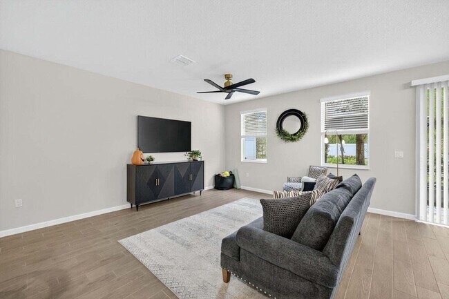 Building Photo - 5652 SE Edgewater Cir