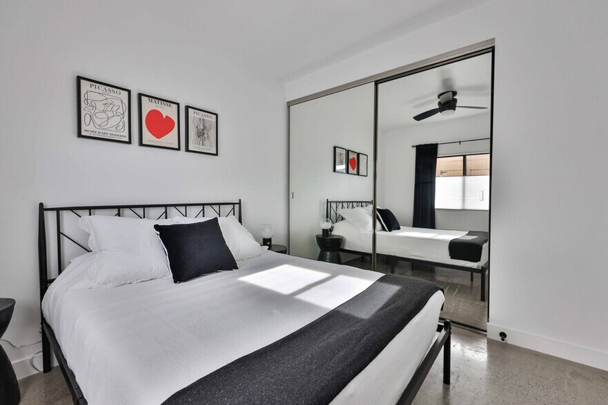 Building Photo - 5019 Hawley Blvd