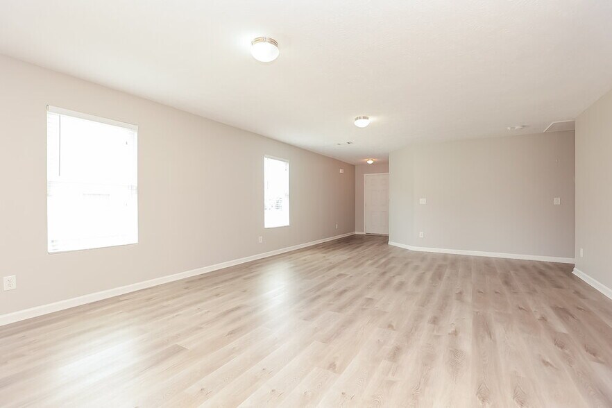 Building Photo - 3618 Blaze Dr