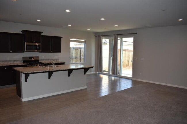 Building Photo - 610 Wood Crest Ave