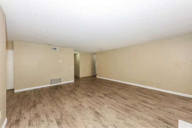 Building Photo - 8770 Buckeye Ct