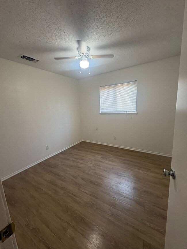 Building Photo - 1810 N 38th St