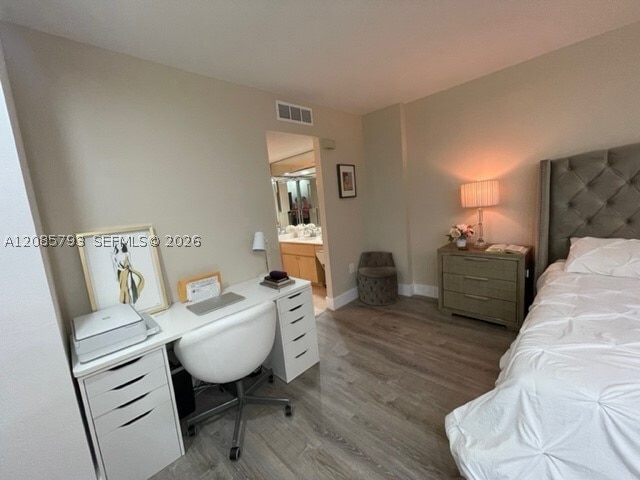 Building Photo - 3625 N Country Club Dr