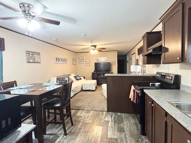 Building Photo - 2536 Blue Marlin St SW