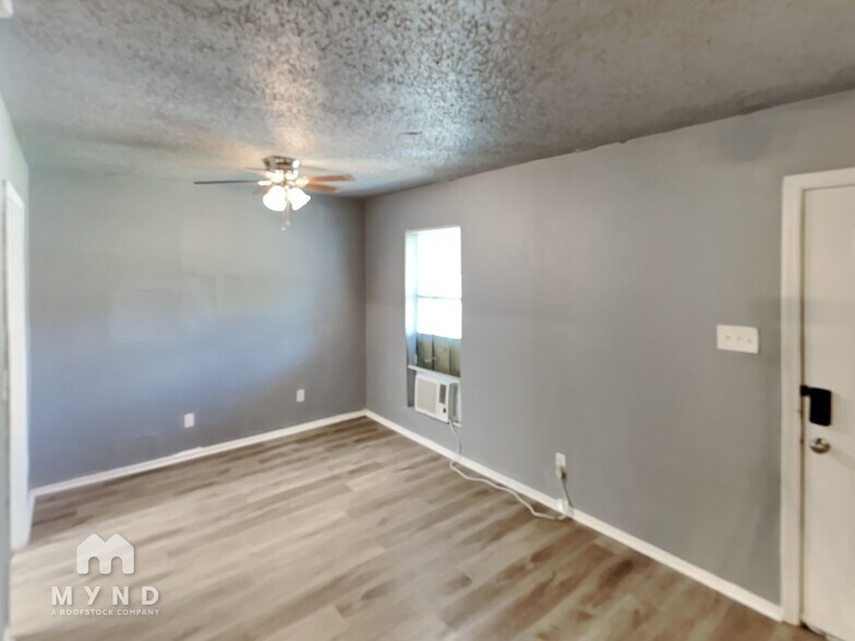 Building Photo - 1805 Trenton Dr