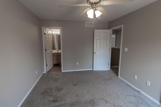 Building Photo - 4002 Snowy Owl Dr