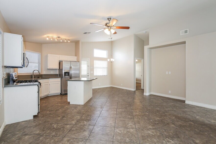 Building Photo - 8216 James Grayson Dr