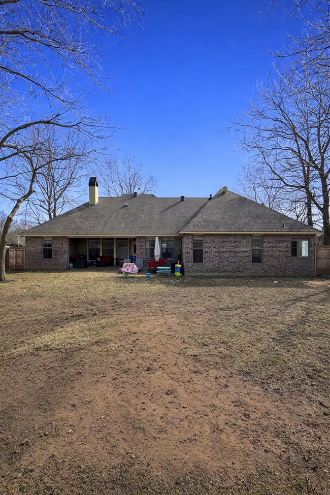 Building Photo - Lakewood Neighborhood!