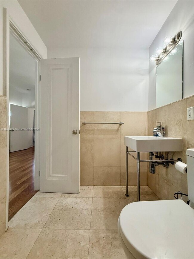 Building Photo - 4035 Meridian Ave