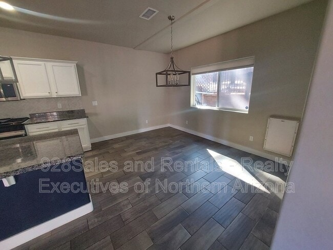 Building Photo - 2501 W Mission Timber Cir