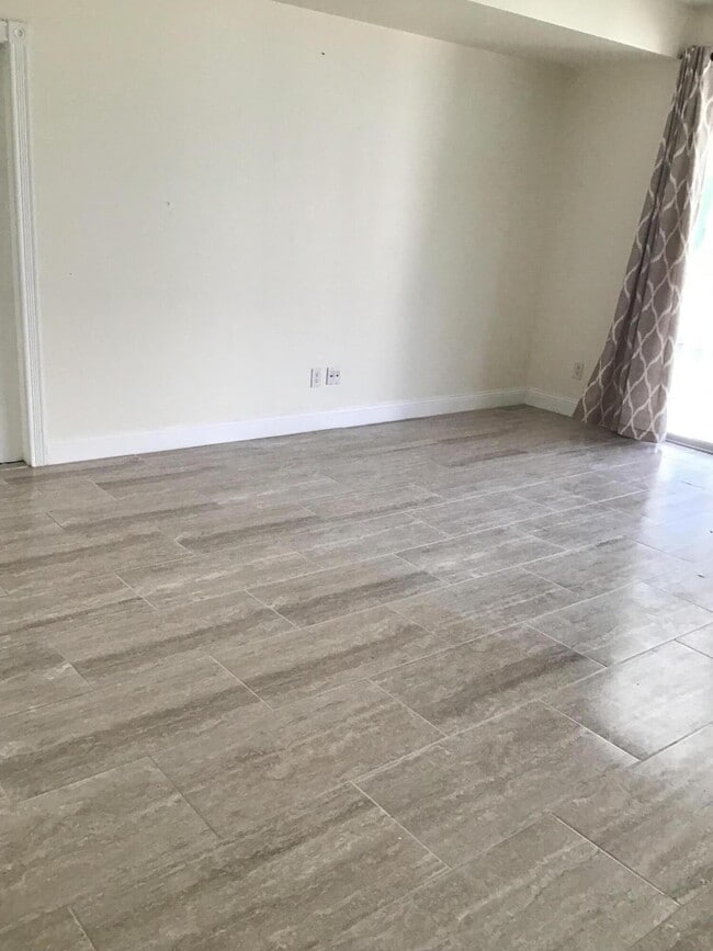 Building Photo - 2137 Tigris Dr