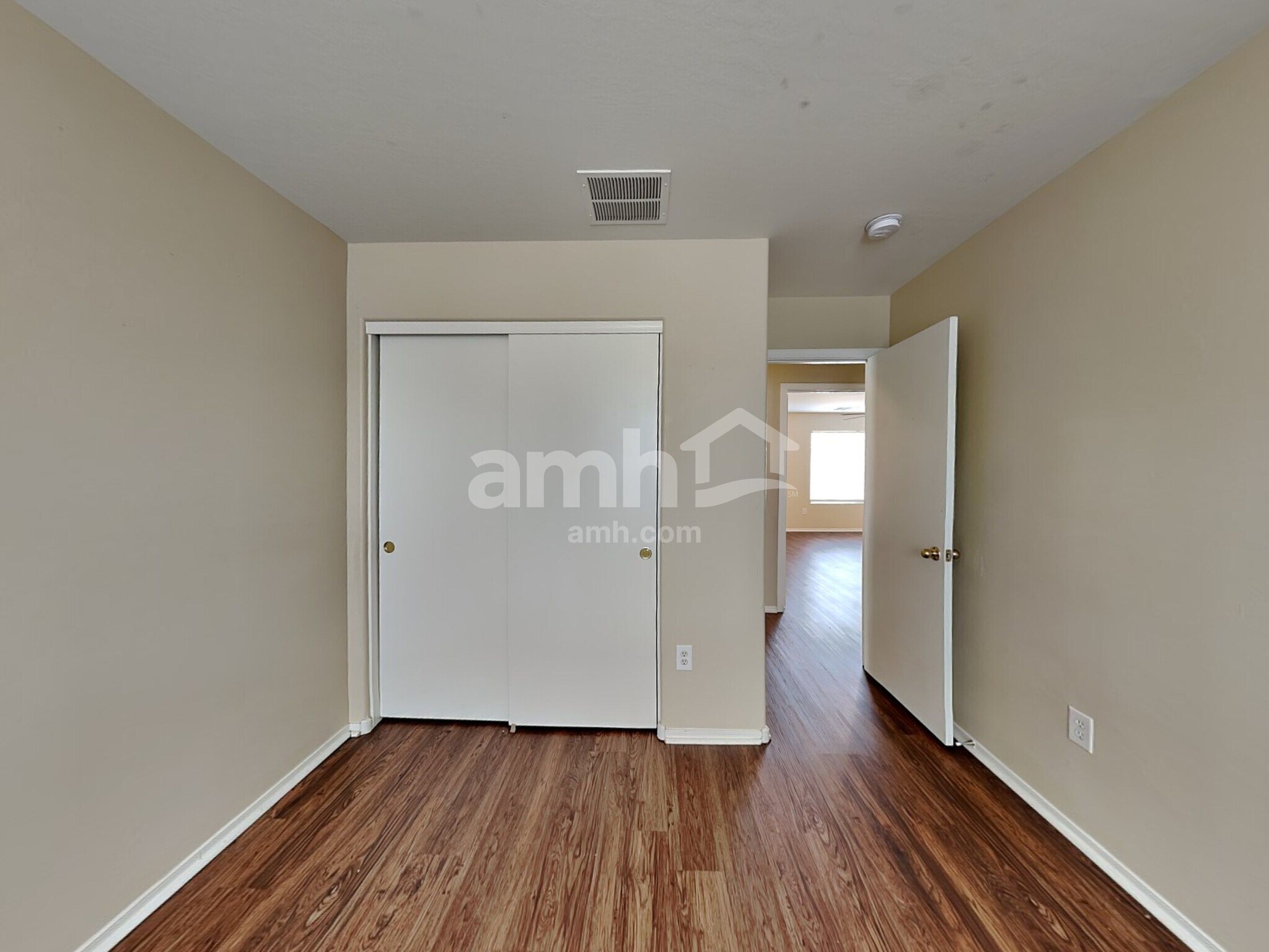 Building Photo - 4105 W Irwin Ave