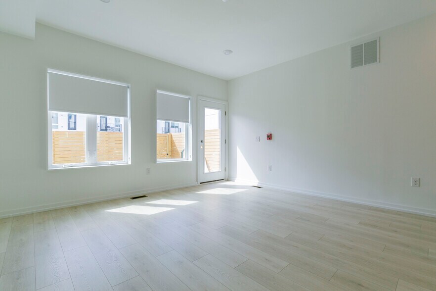 Building Photo - 1232 Lecount St