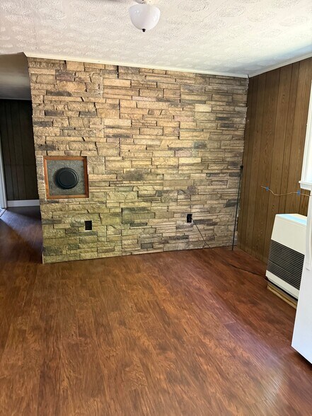 Building Photo - 1201 Holcombe Branch Rd