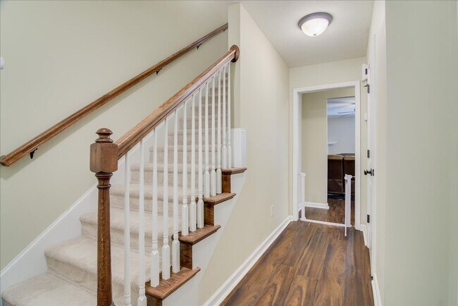 Building Photo - 3149 Bilston Dr