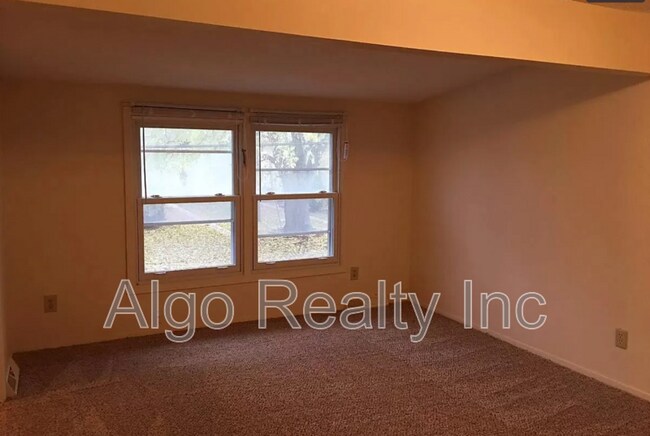 Building Photo - 6050 Wentworth Ave