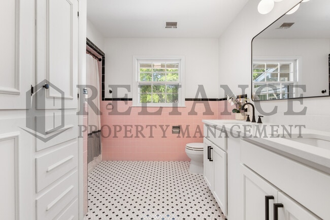 Building Photo - 1126 Farmstead St