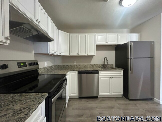 Building Photo - 715 N Main St