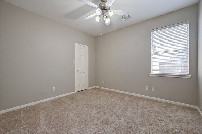 Building Photo - 13922 Normandy Ct