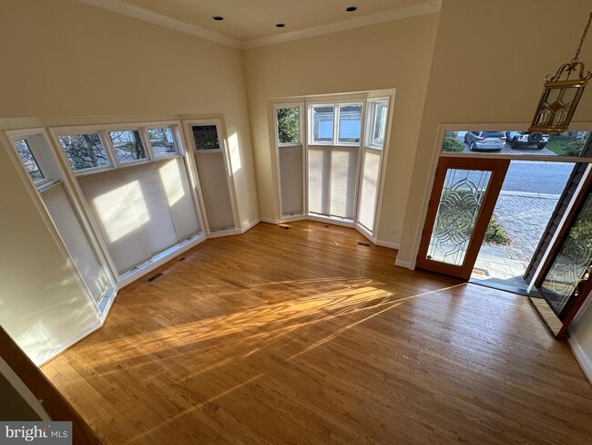 Building Photo - 5509 Thornbush Ct