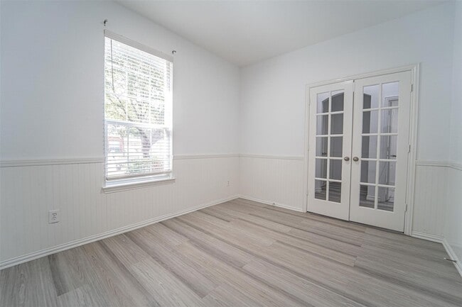 Building Photo - 2741 Sunlight Dr