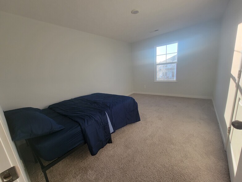 Building Photo - 131 Natalie Ln