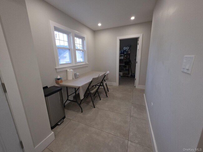 Building Photo - 325 Pacific Ave