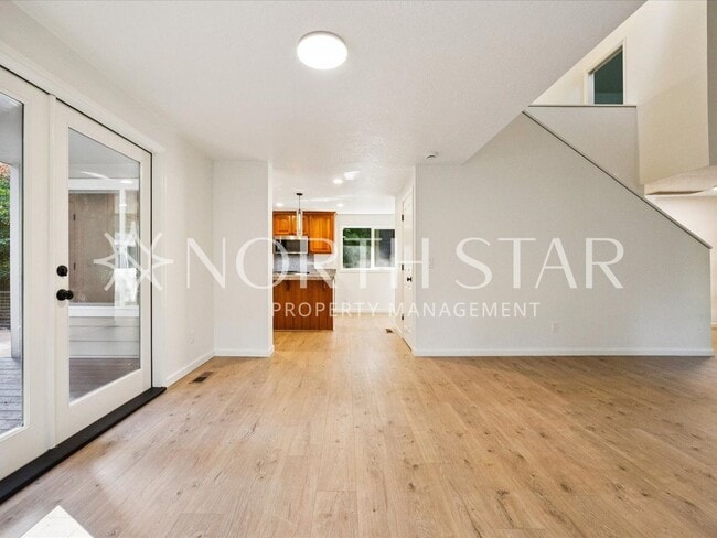 Building Photo - Lake Oswego Home for Lease – Fully Remodeled