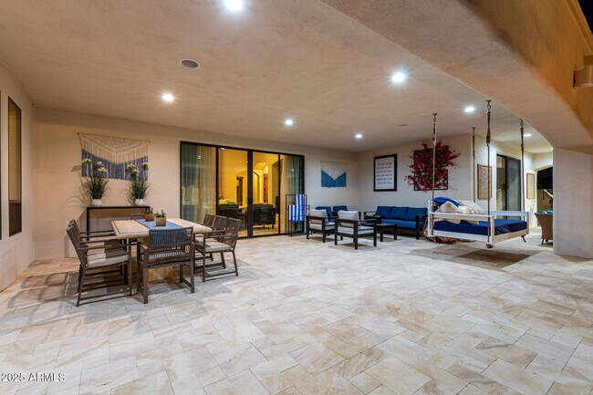 Building Photo - 2506 S 186th Dr