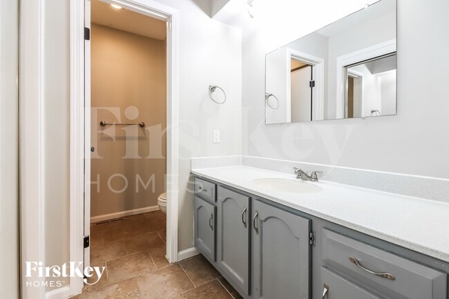 Building Photo - 11568 Earnshaw St