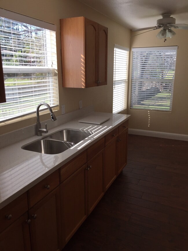 Building Photo - 3116 River Blvd